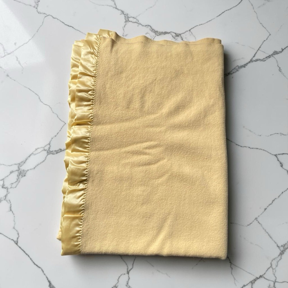 Faribault Woolen Mills 100% Merino Wool Blanket Twin Yellow Satin Trim 60x88"